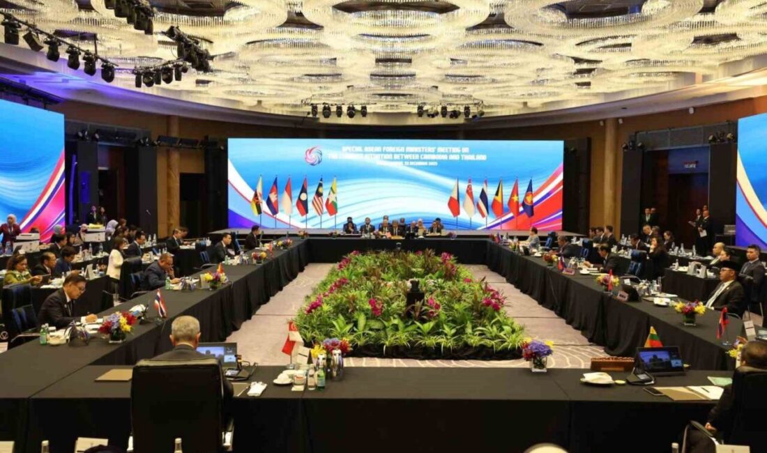 Tayland Dışişleri Bakanı Sihasak Phuangketkeow, Kamboçya ile ateşkes şartlarının şunlar