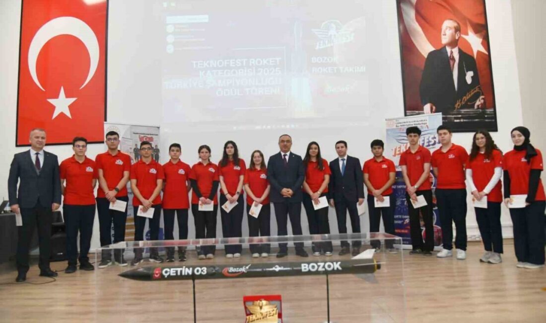 TEKNOFEST 2025 etkinliği kapsamında düzenlenen Roket Yarışması’nda, Bozok Roket Takımı