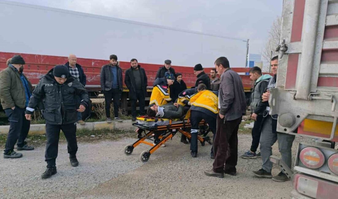 Afyonkarahisar’da bir trafik kazası meydana geldi ve kontrolü kaybeden bir
