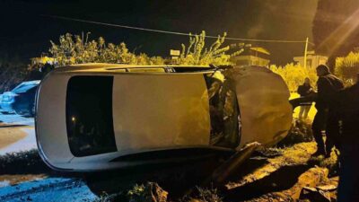 Hatay’ın Antakya ilçesinde meydana gelen bir trafik kazasında, dönüş yapmak