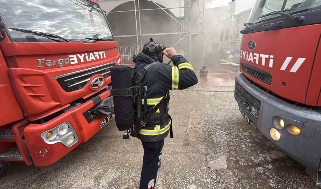Erbaa ilçesinde bir yemek fabrikası inşaatında çıkan yangın hızla kontrol