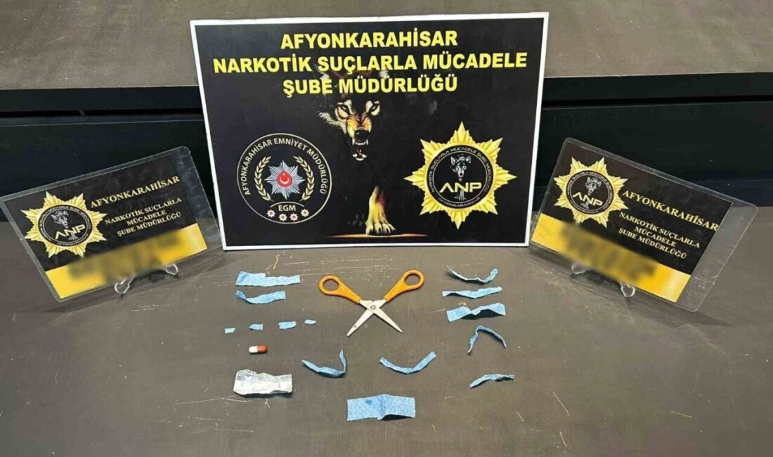 Afyonkarahisar’da gerçekleştirilen bir operasyonda, polis tarafından “torbacı” olarak adlandırılan uyuşturucu