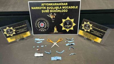 Afyonkarahisar’da gerçekleştirilen bir operasyonda, polis tarafından “torbacı” olarak adlandırılan uyuşturucu
