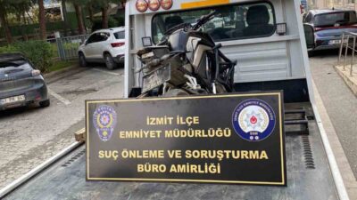 İzmit ilçesinde bir sürücü, Alikahya Atatürk Mahallesi Sanayi Caddesi’nde motosikletle