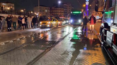 Kocaeli’de bir kadın, tramvayın altında kalarak hayatını kaybetti. 71 yaşındaki