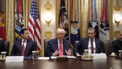 ABD Başkanı Donald Trump, Beyaz Saray’da uzun süren bir kabine