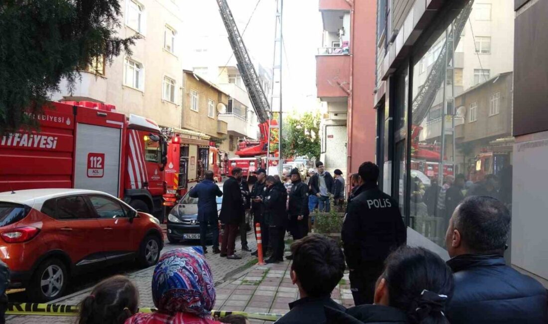Tuzla’da bir binanın çatı katında çıkan yangın itfaiye ekiplerinin müdahalesiyle