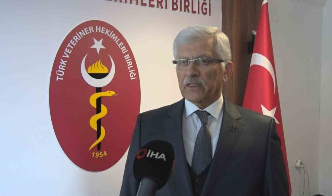 Türk Veteriner Hekimleri Birliği (TVHB) Başkanı Ali Eroğlu, Mehmet Akif