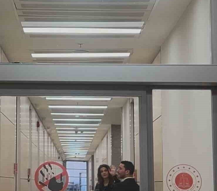 Ünlü isimlere yönelik uyuşturucu soruşturması kapsamında İstanbul’da Berrak Tüzünataç, adliyeye