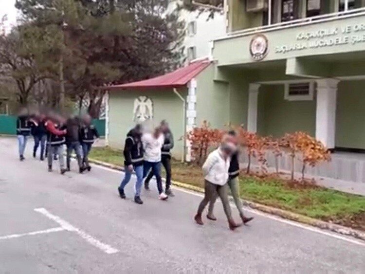 Uşak İl Emniyet Müdürlüğü, galericilik faaliyeti adı altında tefecilik yapıldığı