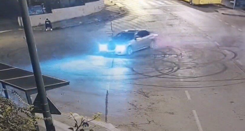 Üsküdar’da gece saatlerinde meydana gelen olayda, trafik güvenliğini tehlikeye soktuğu