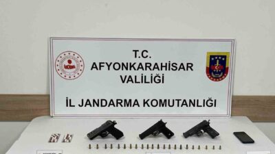 Afyonkarahisar merkezinde gerçekleştirilen bir operasyonda Jandarma ekipleri tarafından yakalanan bir