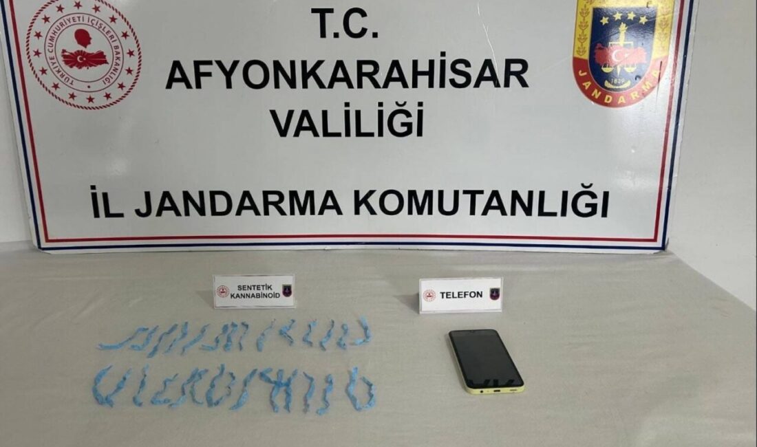 Afyonkarahisar’ın Sinanpaşa ilçesinde, 630 kullanımlık sentetik uyuşturucu bulunduran bir adres