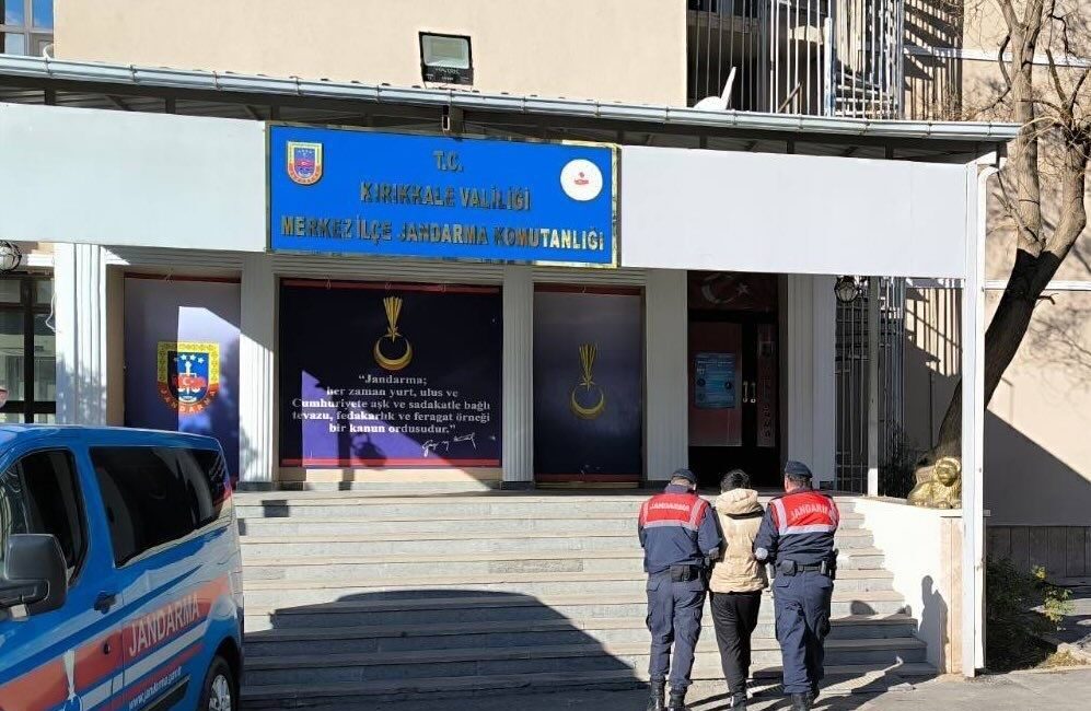 Kırıkkale ilinde jandarma ekipleri şüpheli bir şahsın hareketlerinden şüphelenerek yaptıkları