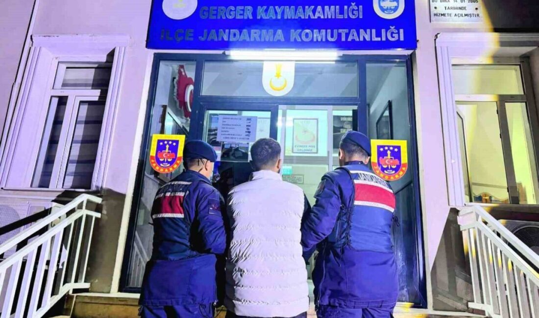 Adıyaman İl Jandarma Komutanlığı ekipleri, uyuşturucuyla mücadele kapsamında yürüttükleri operasyonlarda