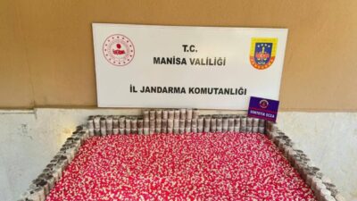 Manisa’nın Alaşehir ilçesinde jandarmanın istihbarat çalışmaları neticesinde gerçekleştirilen operasyonda, aracında