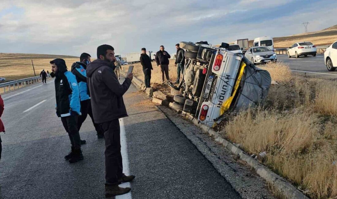 Tuşba ilçesinde meydana gelen zincirleme kazada, 6 aracın karıştığı trafik