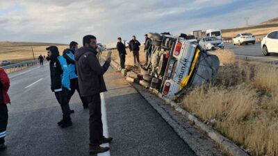 Tuşba ilçesinde meydana gelen zincirleme kazada, 6 aracın karıştığı trafik