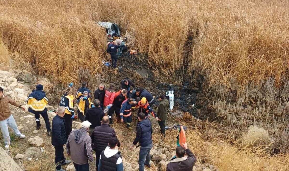 Van’da bir aracın kontrolden çıkarak takla atması sonucu 5 kişi