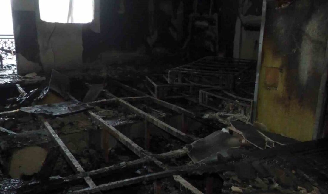 Van’ın İpekyolu ilçesinde dün akşam meydana gelen otel yangınının zararı,