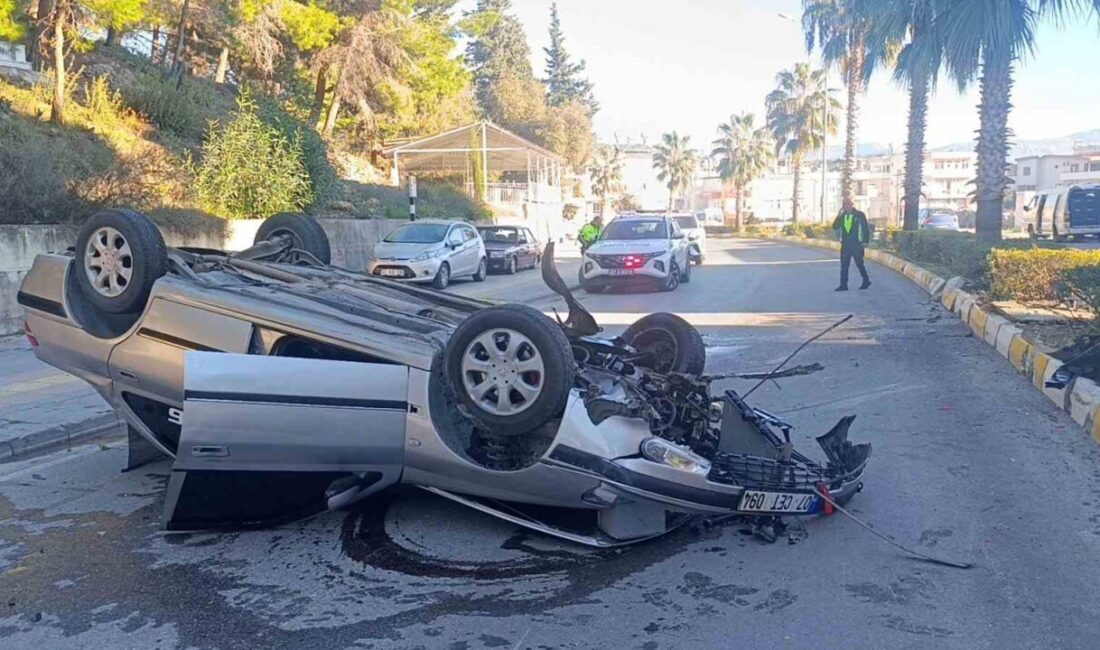 Manavgat ilçesinde meydana gelen trafik kazasında, seyir halindeki bir otomobil