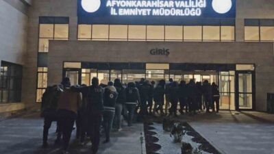 Afyonkarahisar’da yapılan operasyonda, aralarında 9 DEAŞ üyesinin de bulunduğu toplam