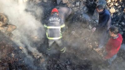 Aladağ ilçesinde meydana gelen yangında, evi küle dönen 85 yaşındaki