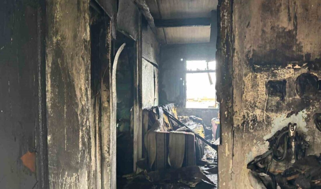 Kocaeli’nin Dilovası ilçesinde prefabrik bir evde meydana gelen yangında mahsur