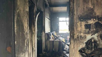 Kocaeli’nin Dilovası ilçesinde prefabrik bir evde meydana gelen yangında mahsur
