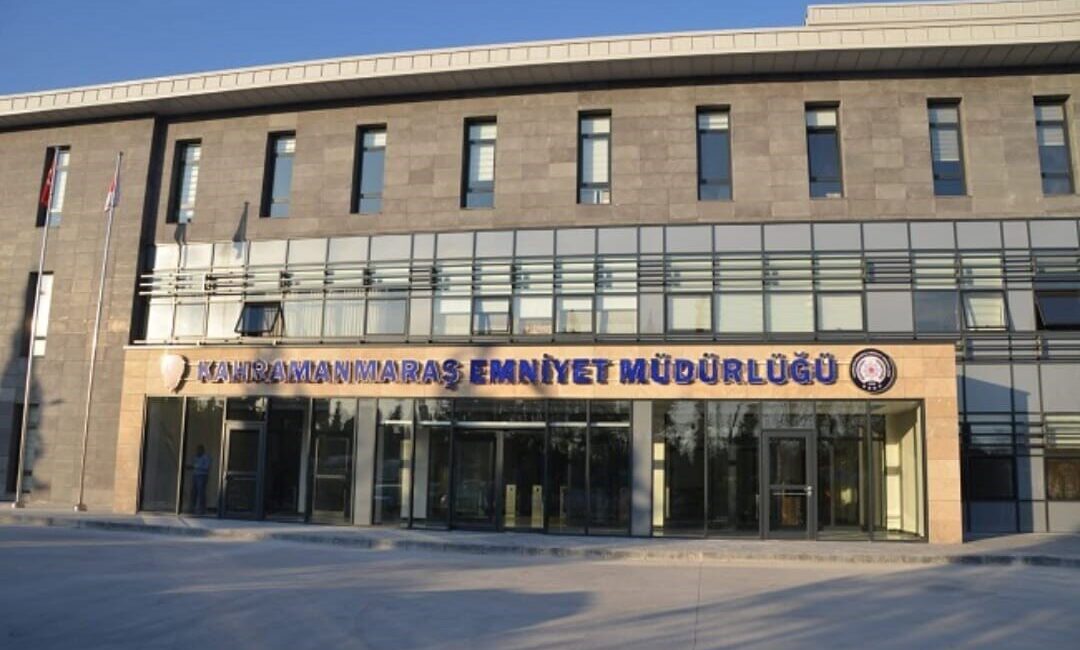 Kahramanmaraş’ta, bir okulda öğrenim gören 2 lise öğrencisinin, bazı kız