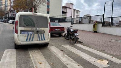 Bilecik’te bir hafif ticari araç, yaya geçidinden geçmek isteyen birisine