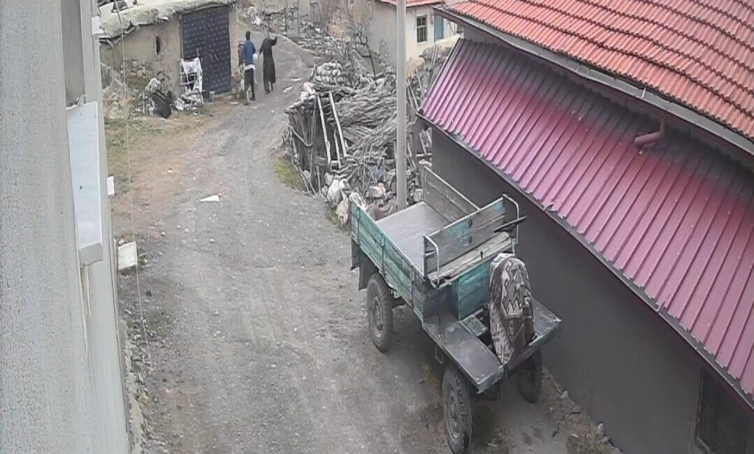 Afyonkarahisar’da yaşanan bir olayda, şiddet gördüğü için kardeşinin yanına sığınan
