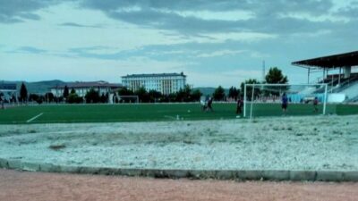 Yerköy İlçe Stadyumu’nda FİFA standartlarına uygun zemin yenileme çalışmalarının başlayacağı duyuruldu.