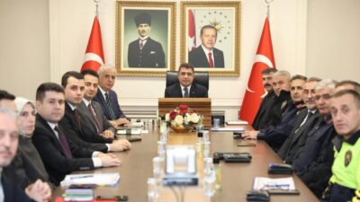 Düzce Valisi Selçuk Aslan’ın başkanlığında, yılbaşı tedbirleri koordinasyon toplantısı düzenlendi.