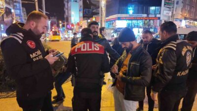 Yılbaşı gecesine az bir süre kala, Kadıköy ilçesinde güvenlik tedbirleri