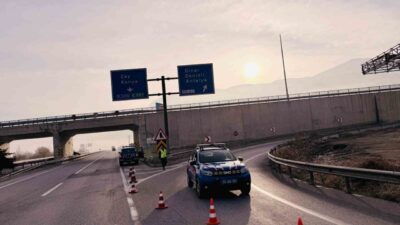 Afyonkarahisar ile Antalya ve Denizli arasındaki bağlantıyı sağlayan kara yolu,