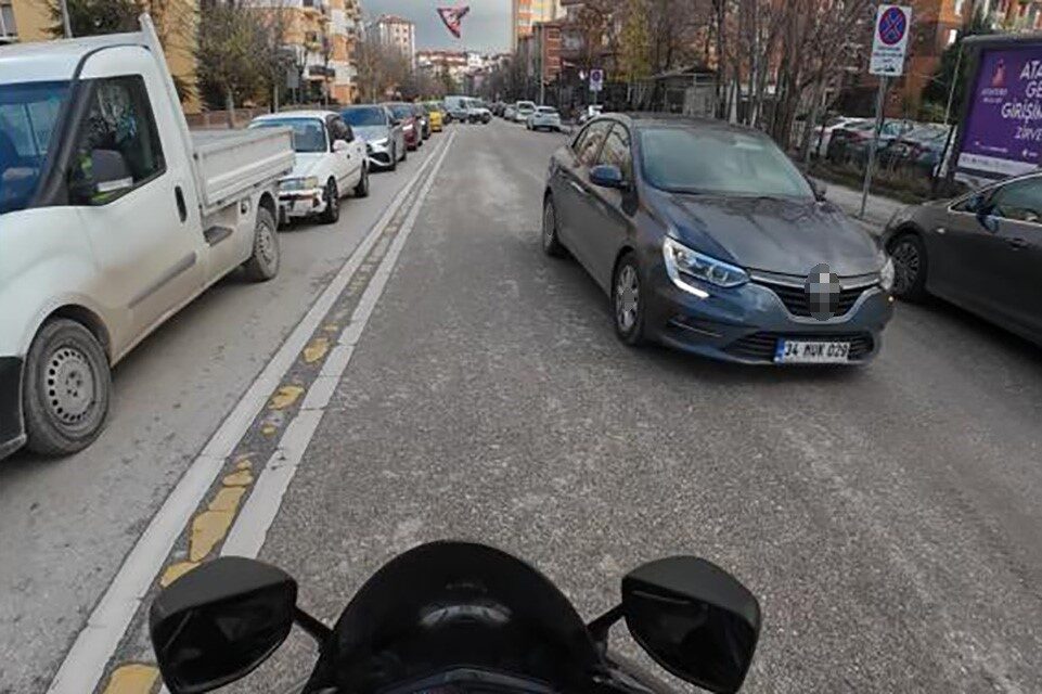 Eskişehir’de, trafik sıkışıklığından kaçmak amacıyla kuralları hiçe sayarak ters yöne