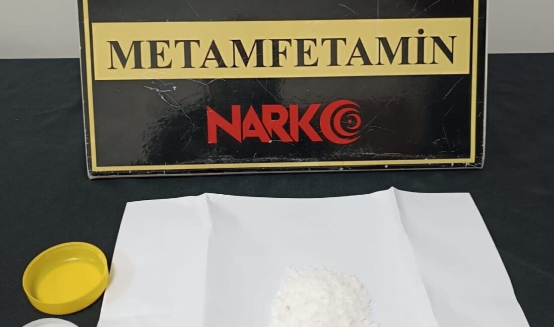Kırşehir’de Narkotik Suçlarla Mücadele Şube Müdürlüğü ekipleri, uyuşturucu madde ticareti