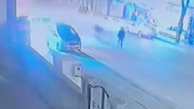 Konya’da bir çocuk, caddede karşıya geçmeye çalışırken motosikletin çarpması sonucu