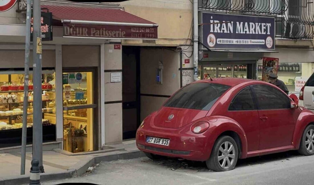 Seren Yüce isimli yönetmen, evinde kimliği belirsiz bir saldırganın saldırısına