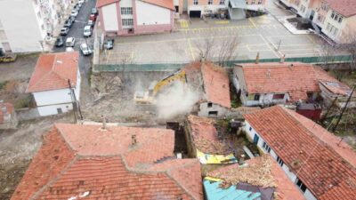 Yozgat Belediyesi, şehir genelinde tehlike oluşturan ve uzun süredir kullanılmayan