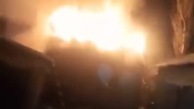 Hakkari’nin Yüksekova ilçesinde bulunan bir evde çıkan yangın, itfaiye ekipleri