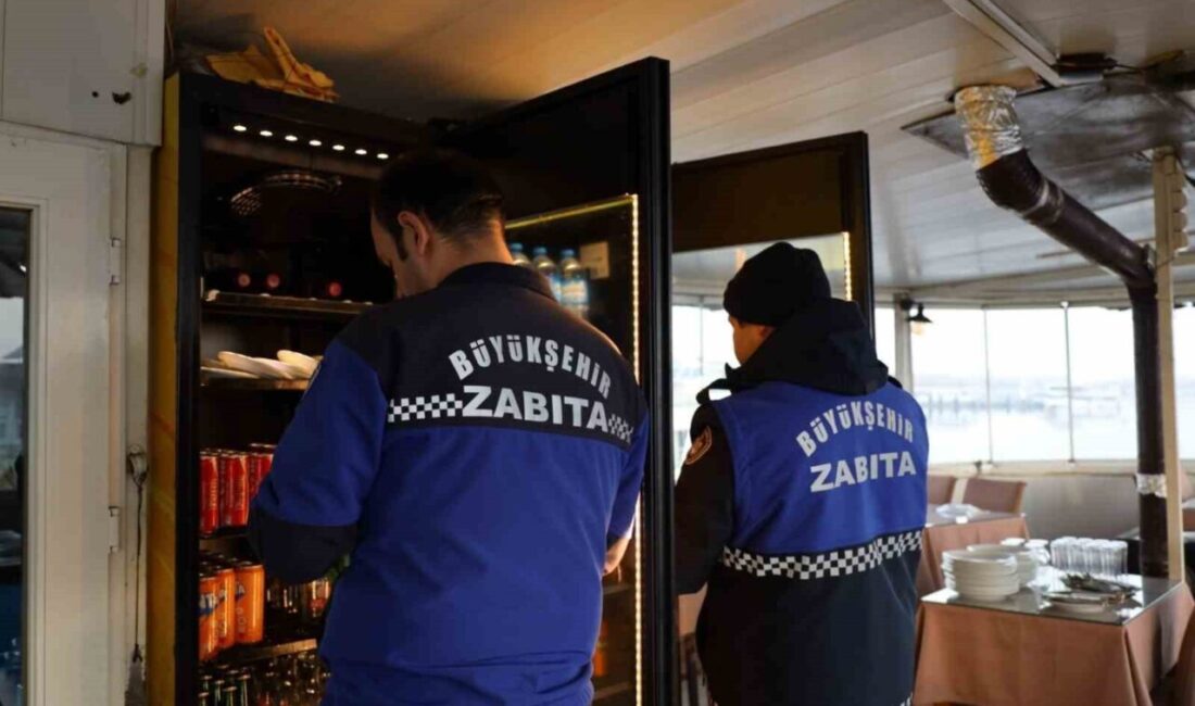 Kocaeli Büyükşehir Belediyesi Zabıta Dairesi Başkanlığı ekipleri, yılbaşı öncesi İzmit