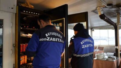 Kocaeli Büyükşehir Belediyesi Zabıta Dairesi Başkanlığı ekipleri, yılbaşı öncesi İzmit