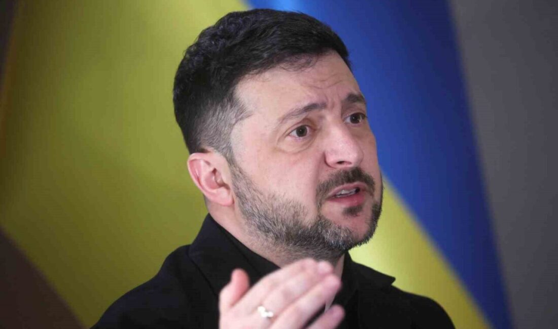 Ukrayna Devlet Başkanı Vladimir Zelenskiy, ABD Başkanı Donald Trump ile