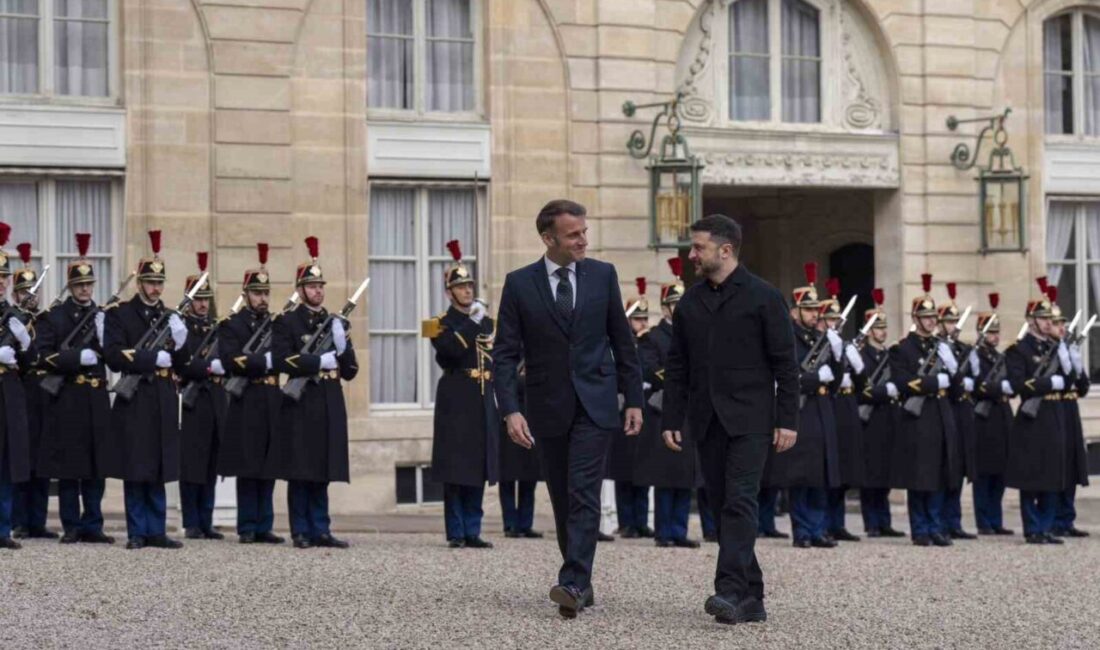 Ukrayna Devlet Başkanı Volodimir Zelenskiy, Fransa Cumhurbaşkanı Emmanuel Macron ile