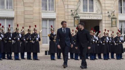 Ukrayna Devlet Başkanı Volodimir Zelenskiy, Fransa Cumhurbaşkanı Emmanuel Macron ile
