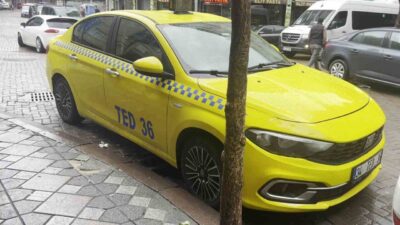 Zeytinburnu ilçesinde, bir taksici, iddiaya göre aralarında husumet bulunan kişiler