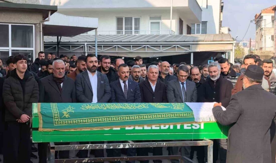 Mobilyacı Çetin Serbest, Bursa’da meydana gelen zincirleme kazada ağır yaralanıp