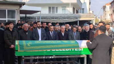 Mobilyacı Çetin Serbest, Bursa’da meydana gelen zincirleme kazada ağır yaralanıp